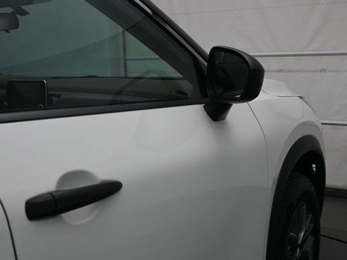 Used 2021 Nissan Rogue S AWD/4WD image 14