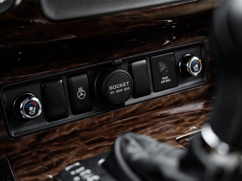 Used 2017 Nissan Armada Platinum w/ Captain Seat Package image 21