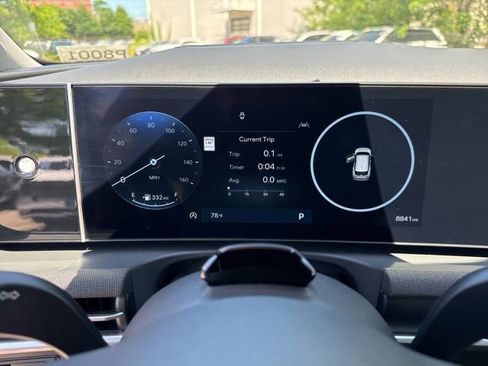Used 2025 Hyundai Tucson Limited AWD/4WD image 8