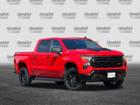 Used 2022 Chevrolet Silverado 1500 Custom Trail Boss w/ LPO, Dark Essentials Package image 2