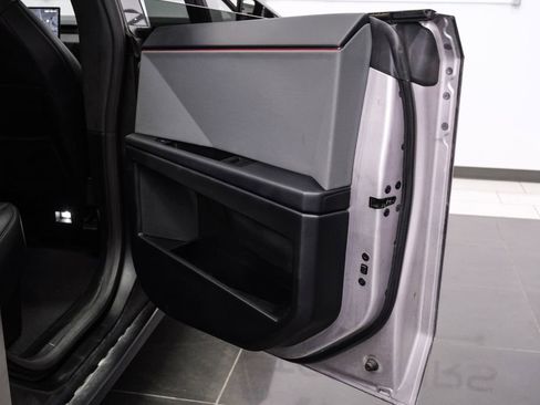 Used 2025 Tesla Cybertruck AWD Crew Cab image 52