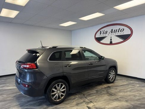 Used 2018 Jeep Cherokee Limited AWD/4WD image 8