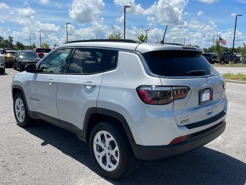 Certified 2024 Jeep Compass Latitude AWD/4WD image 18