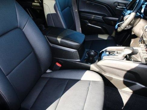 Used 2024 Chevrolet Colorado LT w/ LT Convenience Package III image 8