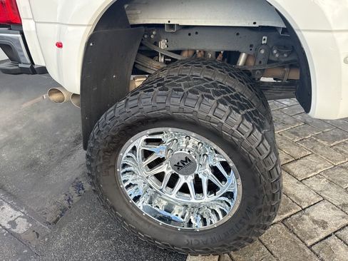 Used 2024 Ford F350 Lariat w/ Lariat Ultimate Package image 11