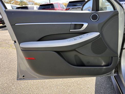 Used 2023 Hyundai Sonata SE FWD image 7