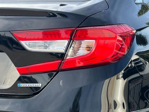 Used 2018 Honda Accord EX image 25
