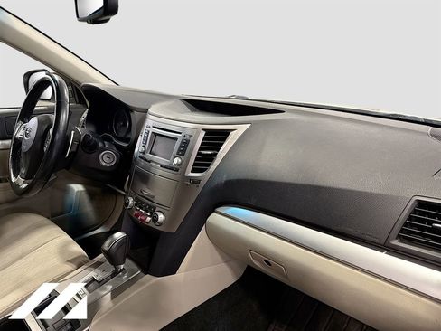 Used 2014 Subaru Outback 2.5i Premium AWD/4WD image 28
