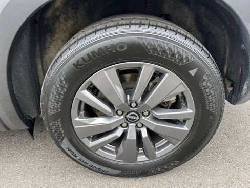 Used 2025 Nissan Pathfinder SV FWD image 33