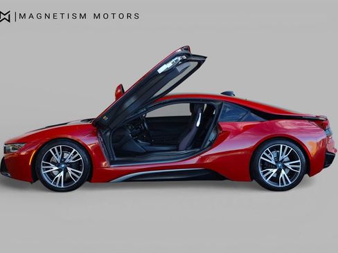 Used 2017 BMW i8 image 3
