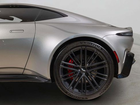 Used 2025 Aston Martin V8 Vantage Coupe image 20
