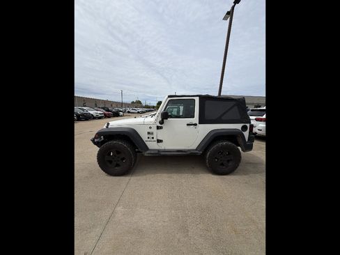 Used 2008 Jeep Wrangler X AWD/4WD image 2