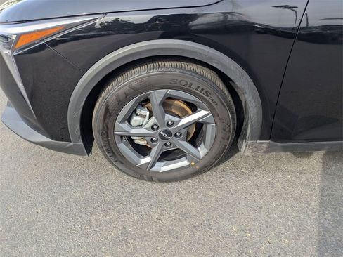 Used 2025 Kia K4 LXS image 13