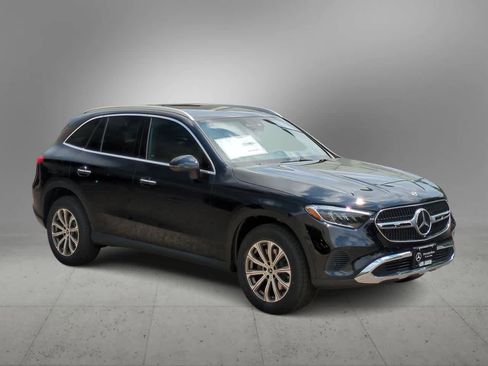 Used 2025 Mercedes-Benz GLC 300 GLC 300 image 2