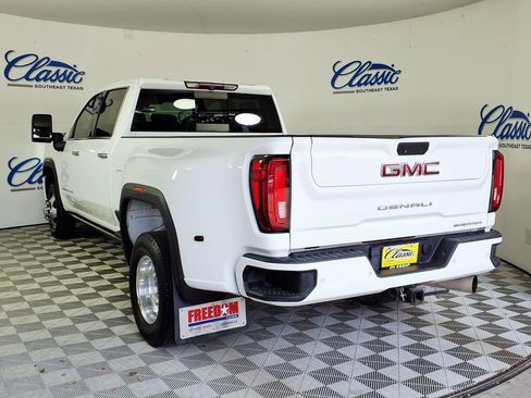 Used 2022 GMC Sierra 3500 Denali AWD/4WD image 2