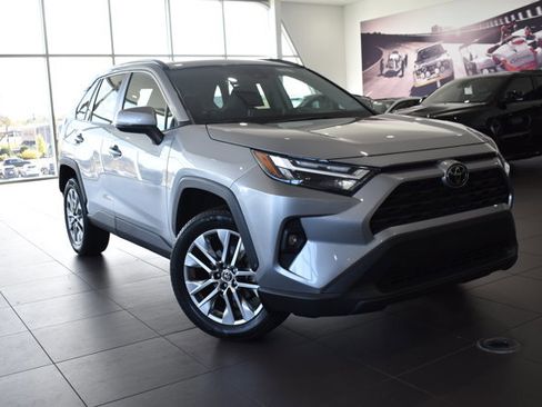 Used 2022 Toyota RAV4 XLE Premium image 35