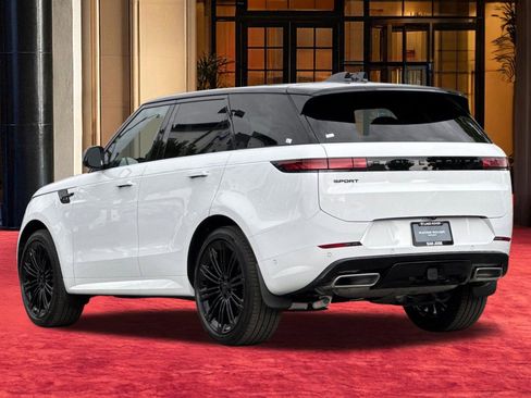 New 2026 Land Rover Range Rover Sport Dynamic SE image 3