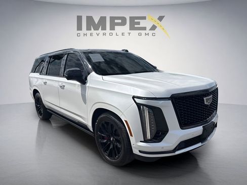 Used 2025 Cadillac Escalade ESV Sport Platinum AWD/4WD image 7