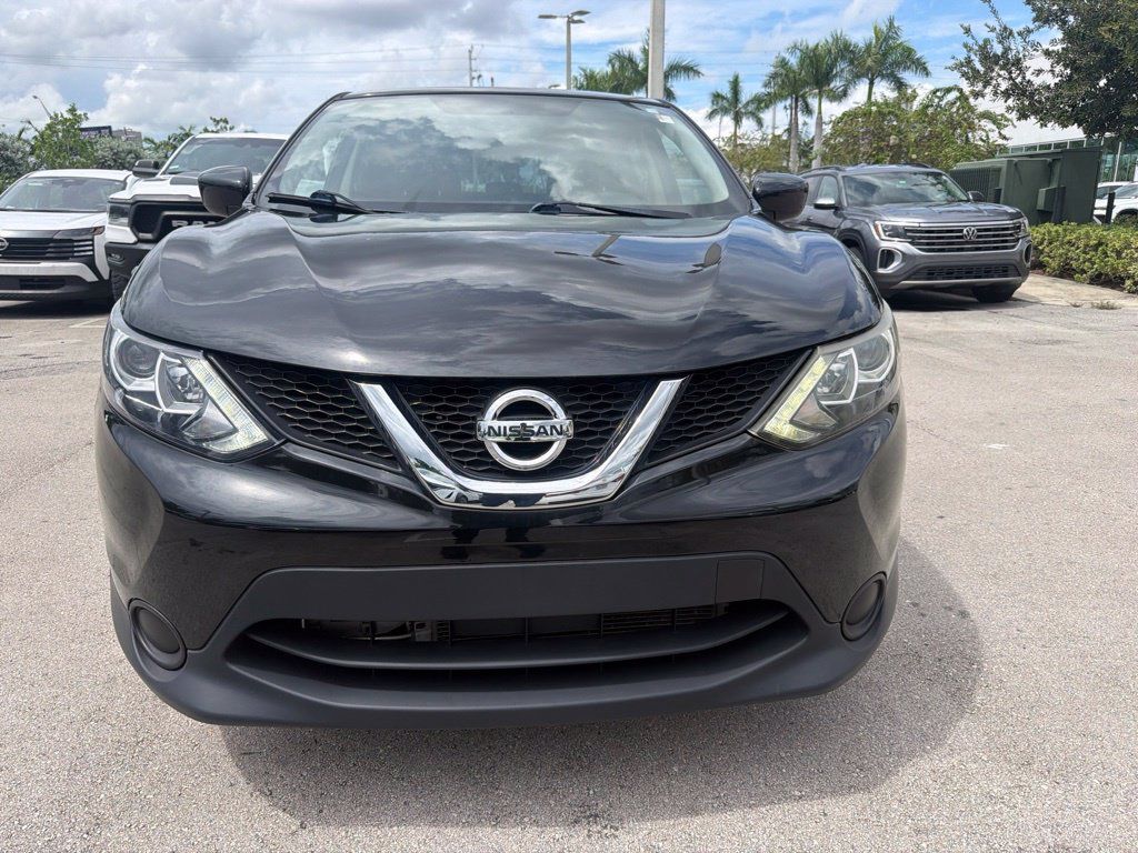 Used 2017 Nissan Rogue Sport S w/ S Appearance Package FWD image 2