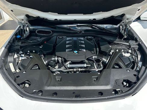 Used 2023 BMW 760i xDrive AWD/4WD image 11