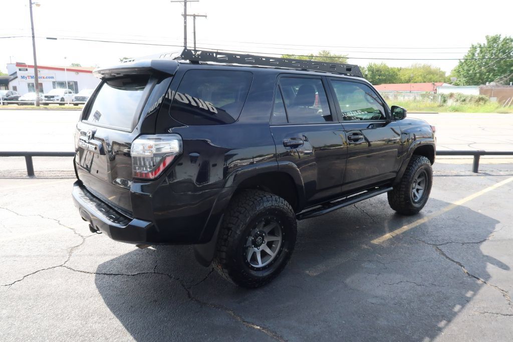 Used 2016 Toyota 4Runner SR5 AWD/4WD image 3