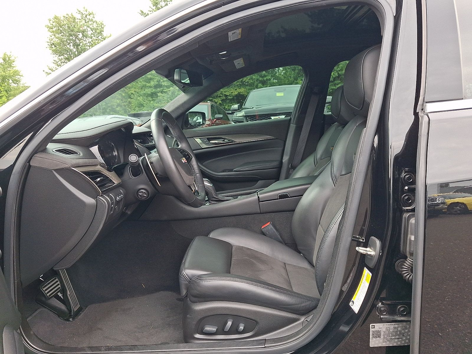 Used 2019 Cadillac CTS V w/ Luxury Package RWD image 13