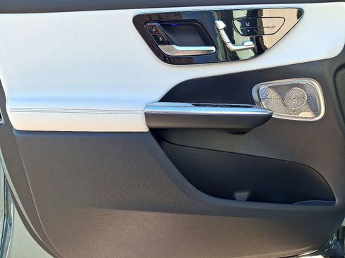 New 2026 Mercedes-Benz GLC 300 4MATIC image 8