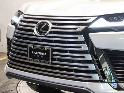 Certified 2025 Lexus LX 700h Luxury AWD/4WD image 8