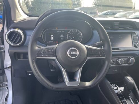 Used 2025 Nissan Versa SV FWD image 32