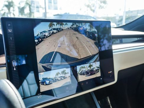 Used 2022 Tesla Model S AWD/4WD image 19