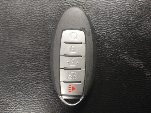 Used 2018 Nissan Pathfinder SL w/ Midnight Edition Package image 32