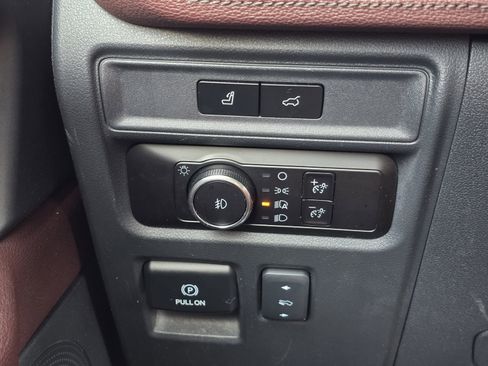 Used 2023 Ford Expedition Max Limited image 35