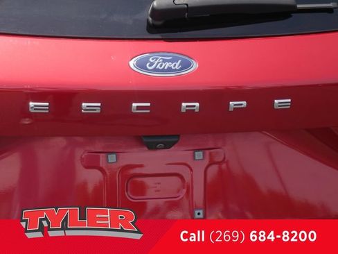 Used 2022 Ford Escape SEL w/ Technology Package AWD/4WD image 15