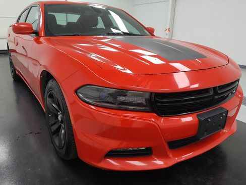 Used 2017 Dodge Charger SXT image 14