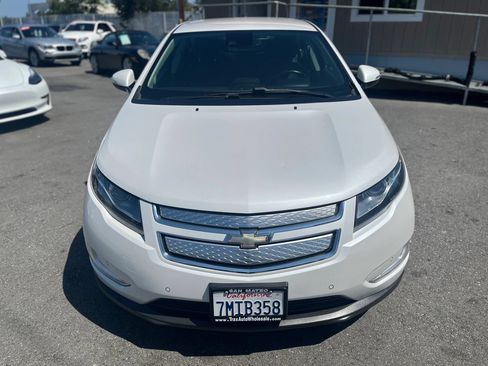 Used 2015 Chevrolet Volt Premium w/ Premium Trim Package FWD image 2