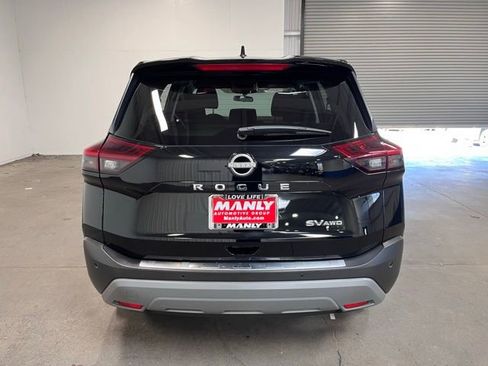 Used 2022 Nissan Rogue SV image 4