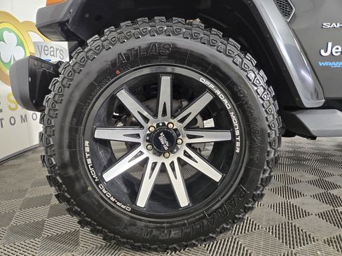 Used 2022 Jeep Wrangler Unlimited Sahara w/ Safety Group AWD/4WD image 33