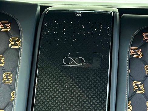 Used 2025 Rolls-Royce Cullinan Black Badge image 21