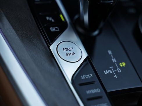 Used 2023 BMW X5 xDrive45e w/ M Sport Package image 40