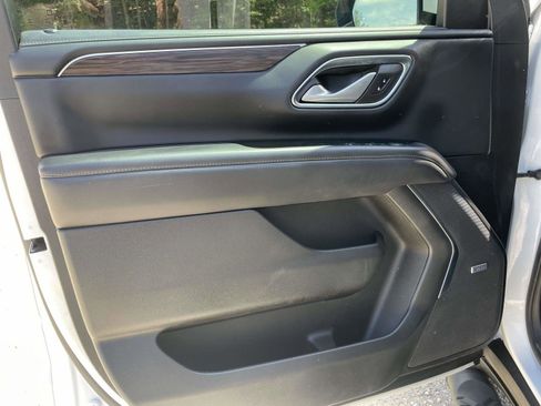 Used 2022 Chevrolet Tahoe Z71 w/ Luxury Package image 5