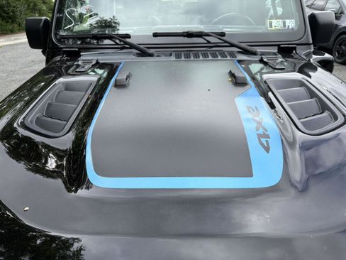 Used 2024 Jeep Wrangler Unlimited Rubicon 4xe AWD/4WD image 6
