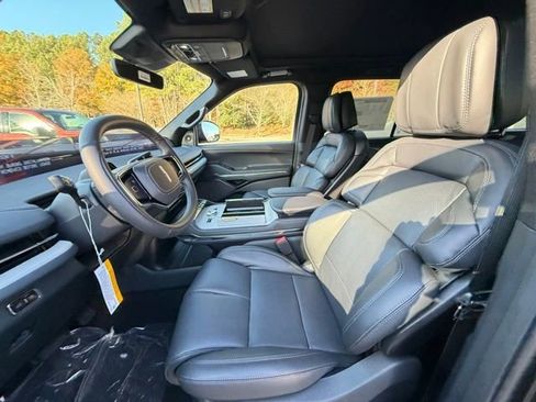 New 2025 Lincoln Navigator L Reserve w/ Jet Appearance Package image 15