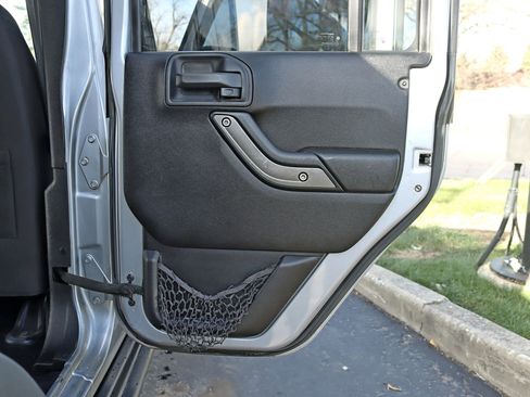 Used 2016 Jeep Wrangler Unlimited Sport image 30