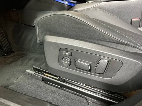 Used 2025 BMW X3 xDrive30i w/ Convenience Package AWD/4WD image 19