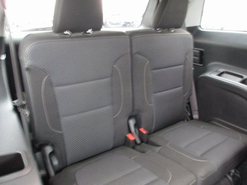 Used 2023 GMC Acadia SLE w/ Driver Convenience Package image 22