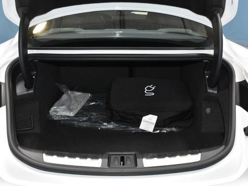 Used 2024 Porsche Taycan 4S AWD/4WD image 31