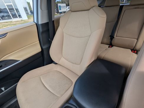 Used 2023 Toyota RAV4 XLE image 14