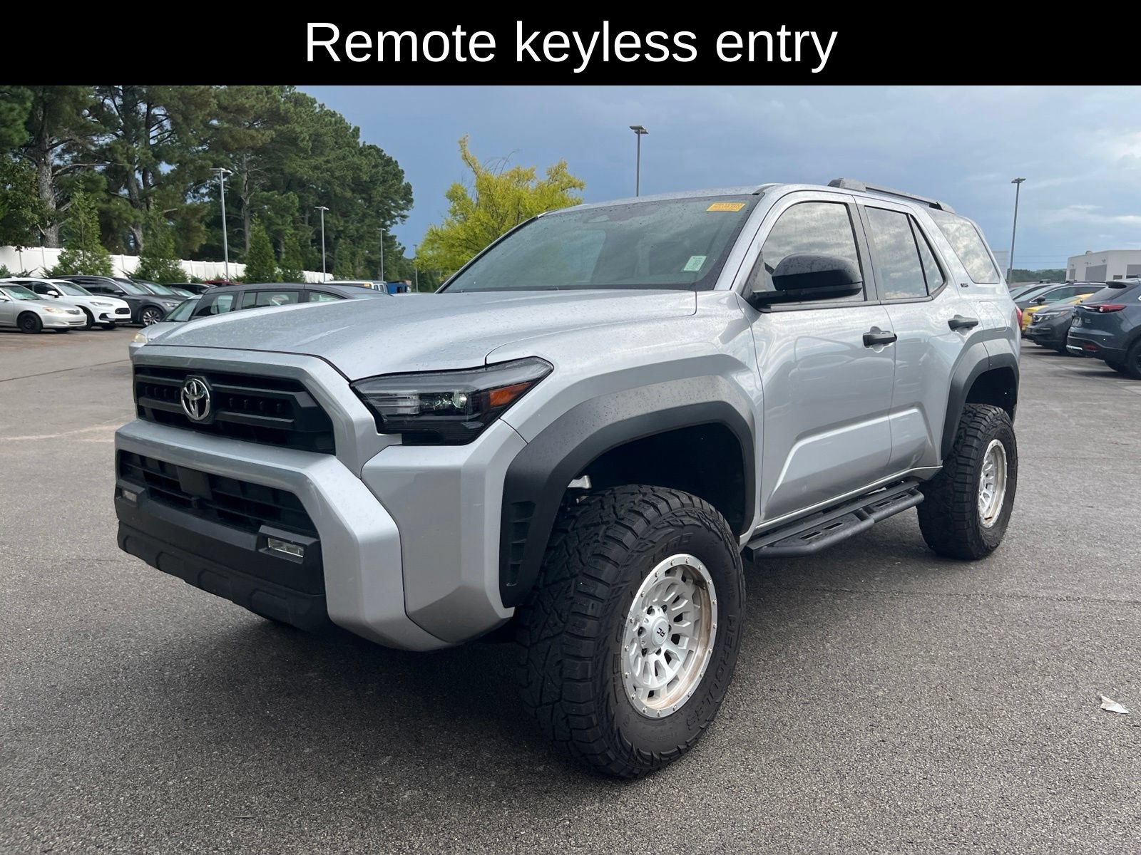 Used 2025 Toyota 4Runner SR5 AWD/4WD image 5