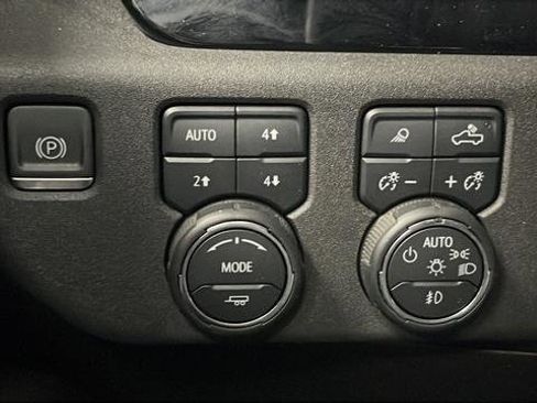 Used 2022 Chevrolet Silverado 1500 High Country w/ High Country Premium Package image 33