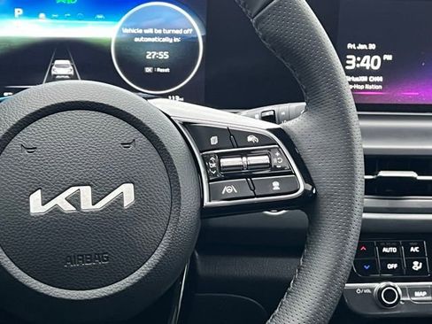 Certified 2025 Kia Seltos SX w/ SX Sunroof Package image 23